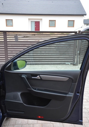 Volkswagen Passat cena 32999 przebieg: 223669, rok produkcji 2011 z Bełchatów małe 529